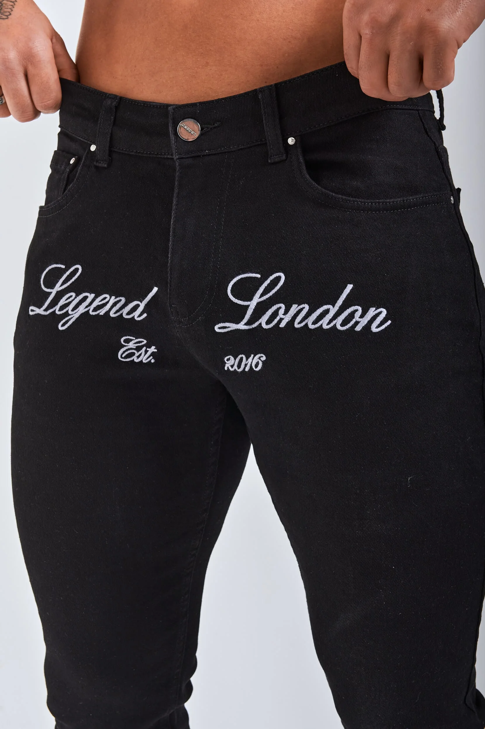 SLIM FIT JEANS 2.0 EMBROIDERED PRINTED DENIM - BLACK - Image 7