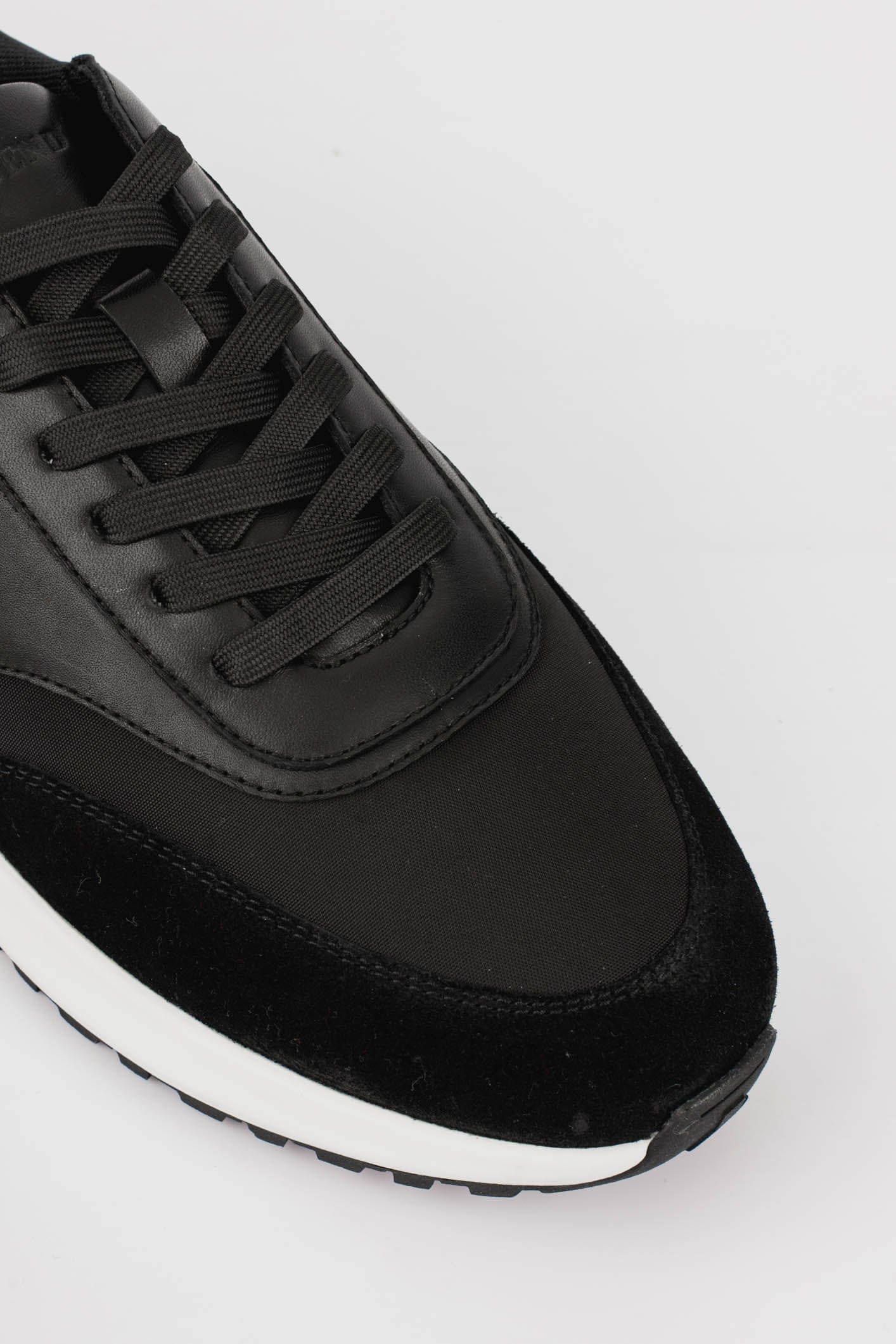 FORMA RUNNER - BLACK AND WHITE - Image 7