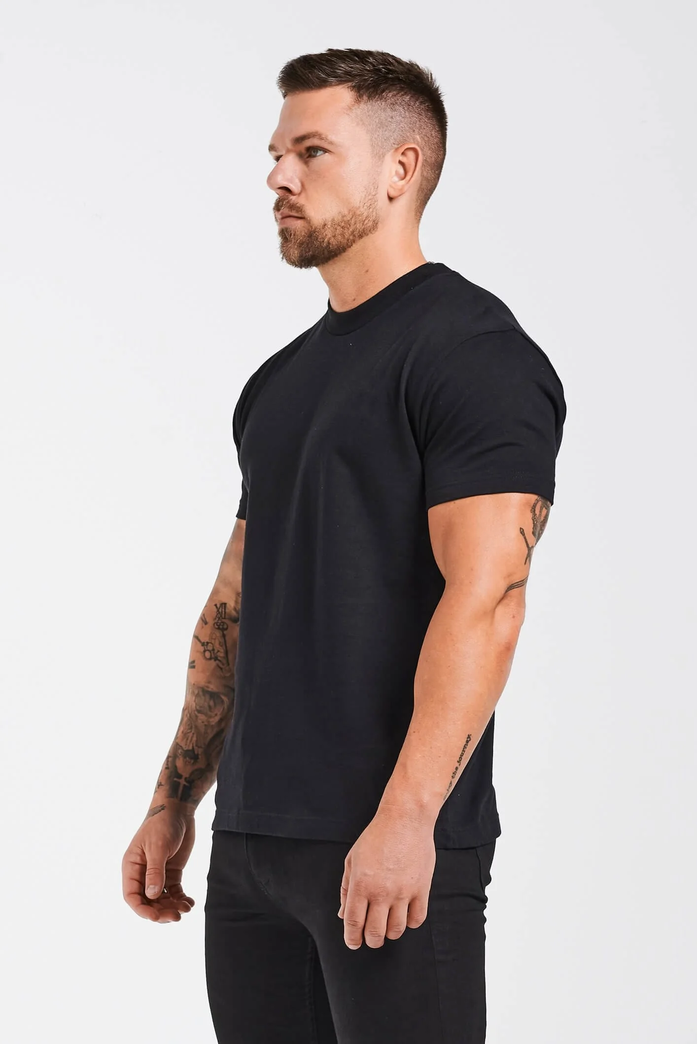 PREMIUM BASICS T-SHIRT - BLACK - Image 5