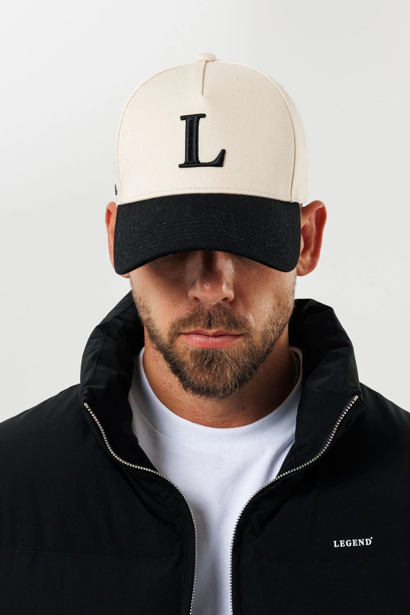 LEGEND INITIAL LOGO CAP - BLACK