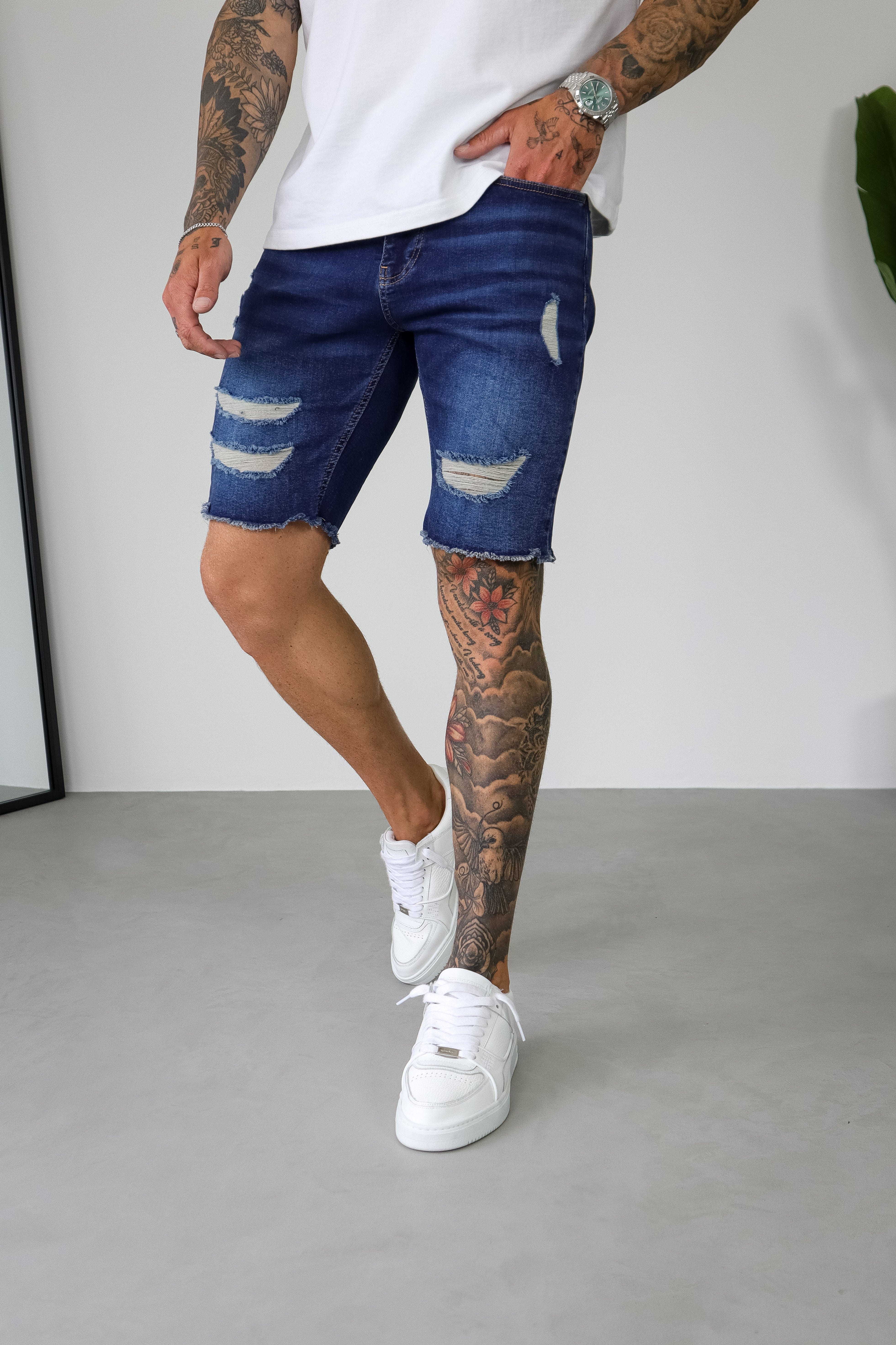 SLIM DENIM SHORT - DARK BLUE RIPPED