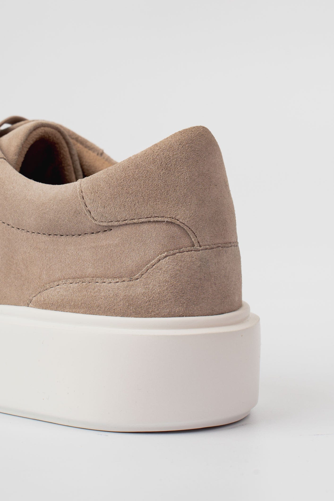 SUEDE TRAINER - BEIGE - Image 5